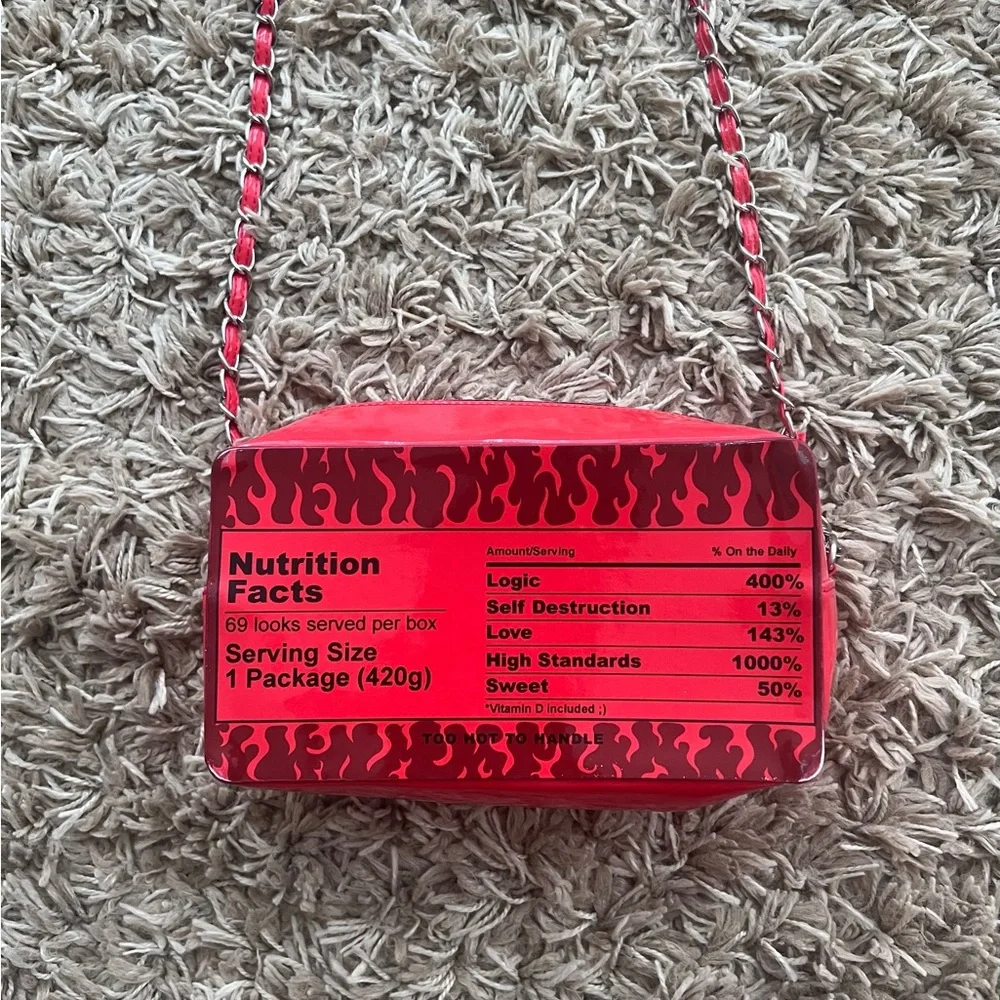 Red crossbody bag from Dollskill - Picture 4 of 6
